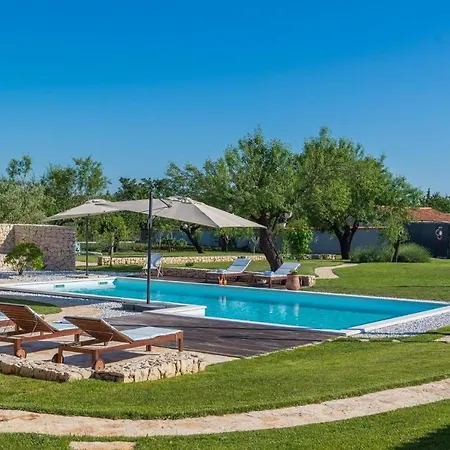 شقة Grandiflora With Pool Prkos