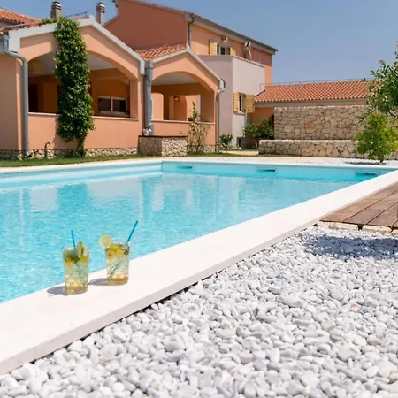 شقة Grandiflora With Pool