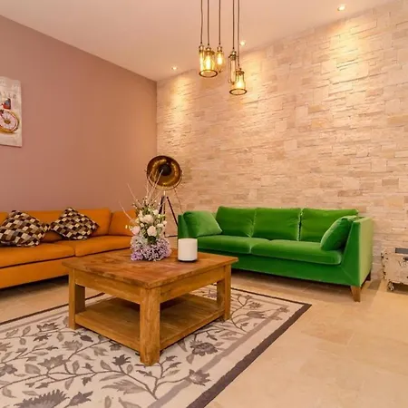 شقة Grandiflora With Pool