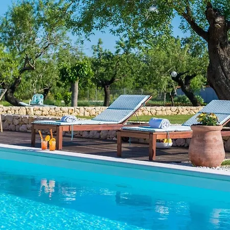 Grandiflora With Pool