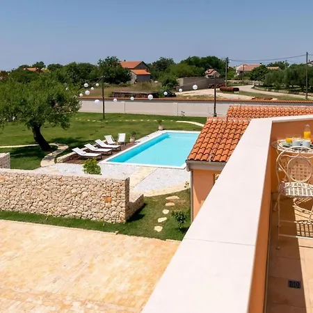 Grandiflora With Pool *
