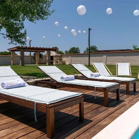Grandiflora With Pool *
