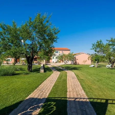 Apartamento Grandiflora With Pool *